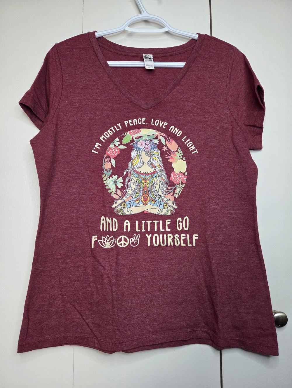 ☀️District Women's L Maroon Graphic Tee "I'm Mostly Peace, Love And Light..."